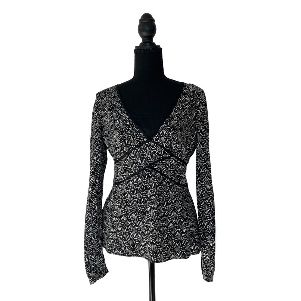 100% Silk Flattering Ann Taylor Black White Blouse Size 6 Side Zipper